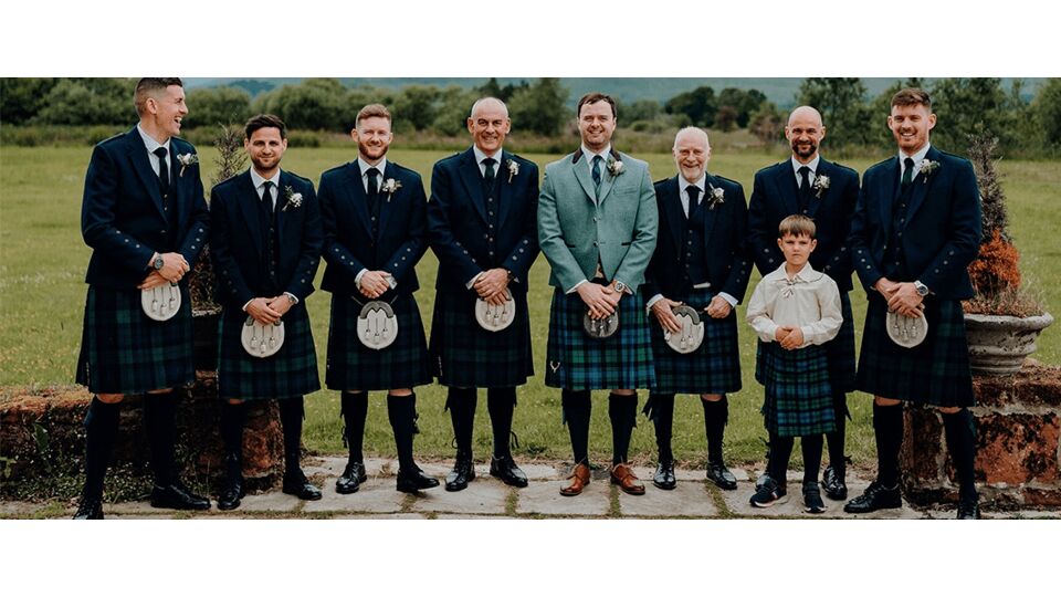 The Timeless Elegance of Men's Black Kilts: A Stylish Fusion of Tradition and Fashion